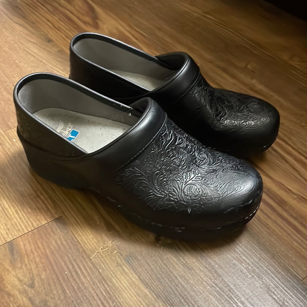 Dansko clog, LT for a slighter lighter clog!